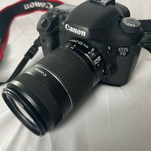 Canon EOS 7D DSLR Camera with 18-250mm lens